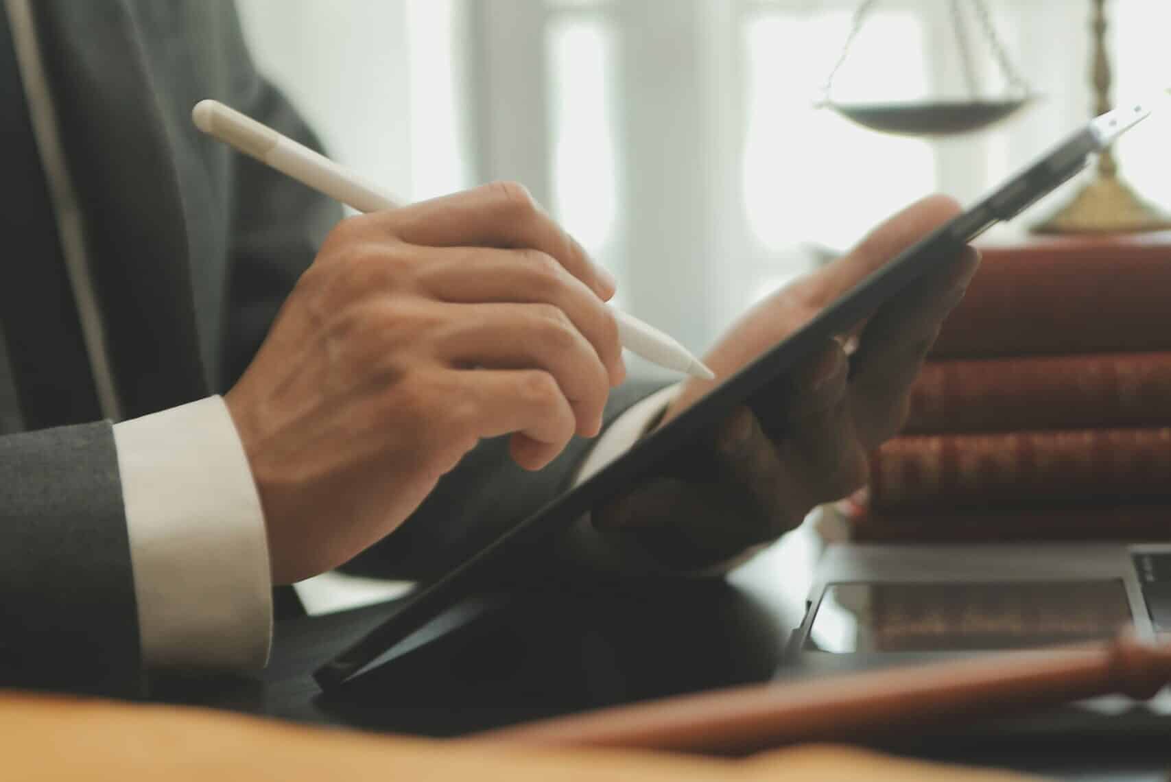 Más de una década <strong>resolviendo conflictos.</strong>